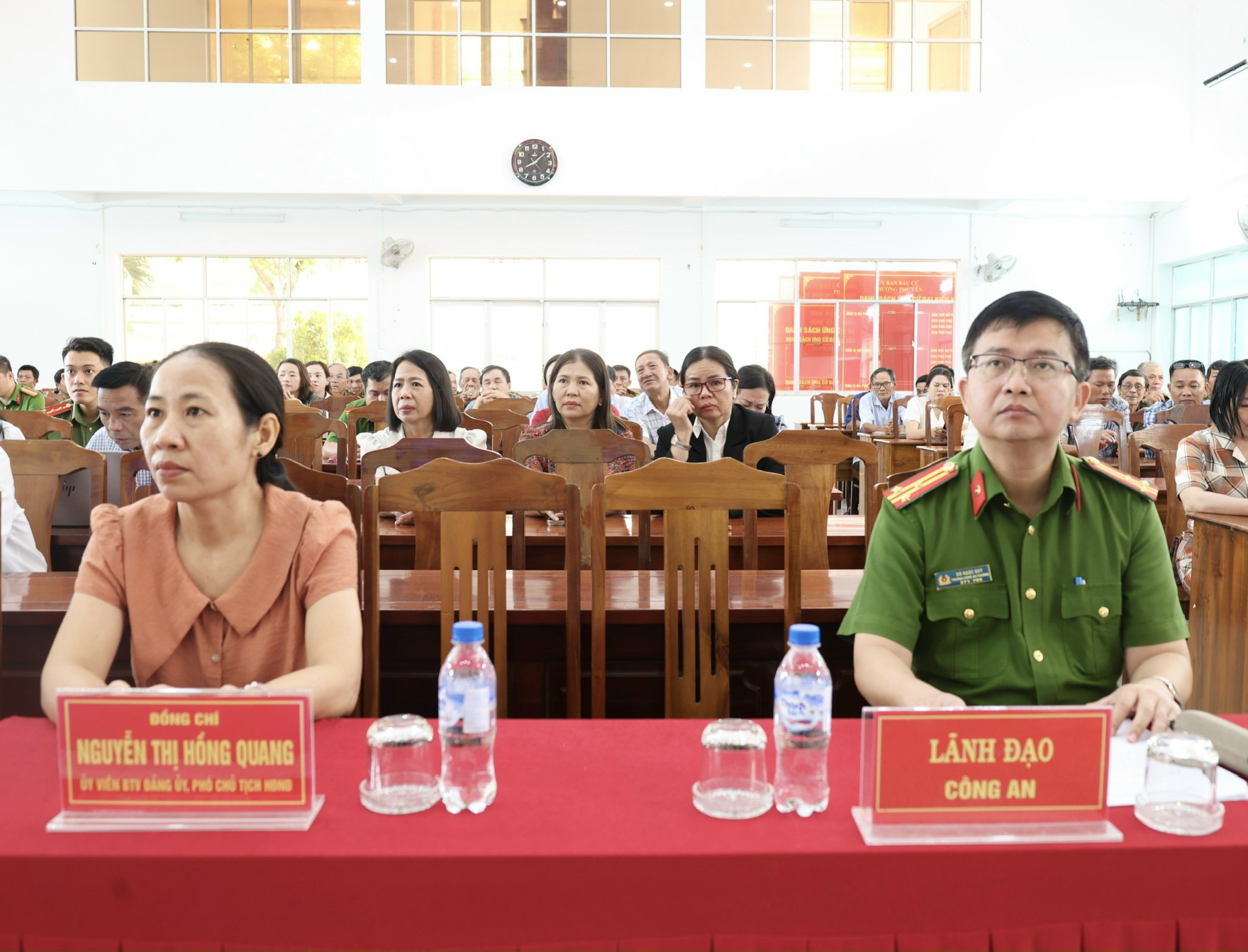 An ninh m4.jpg
