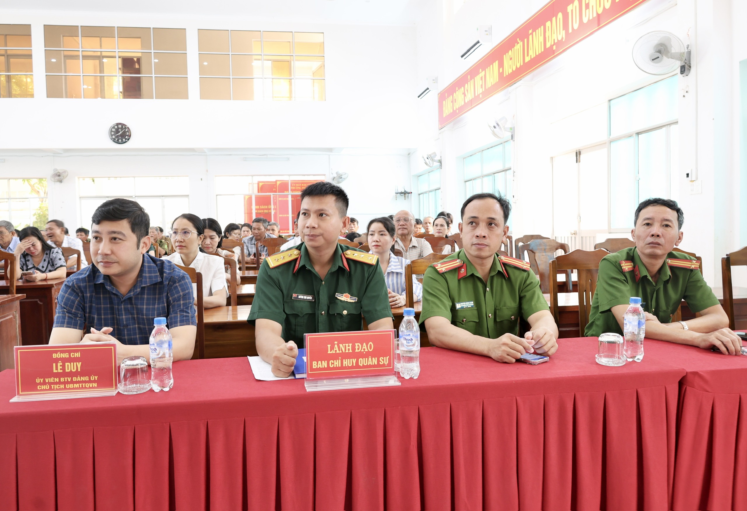 An ninh m5.jpg