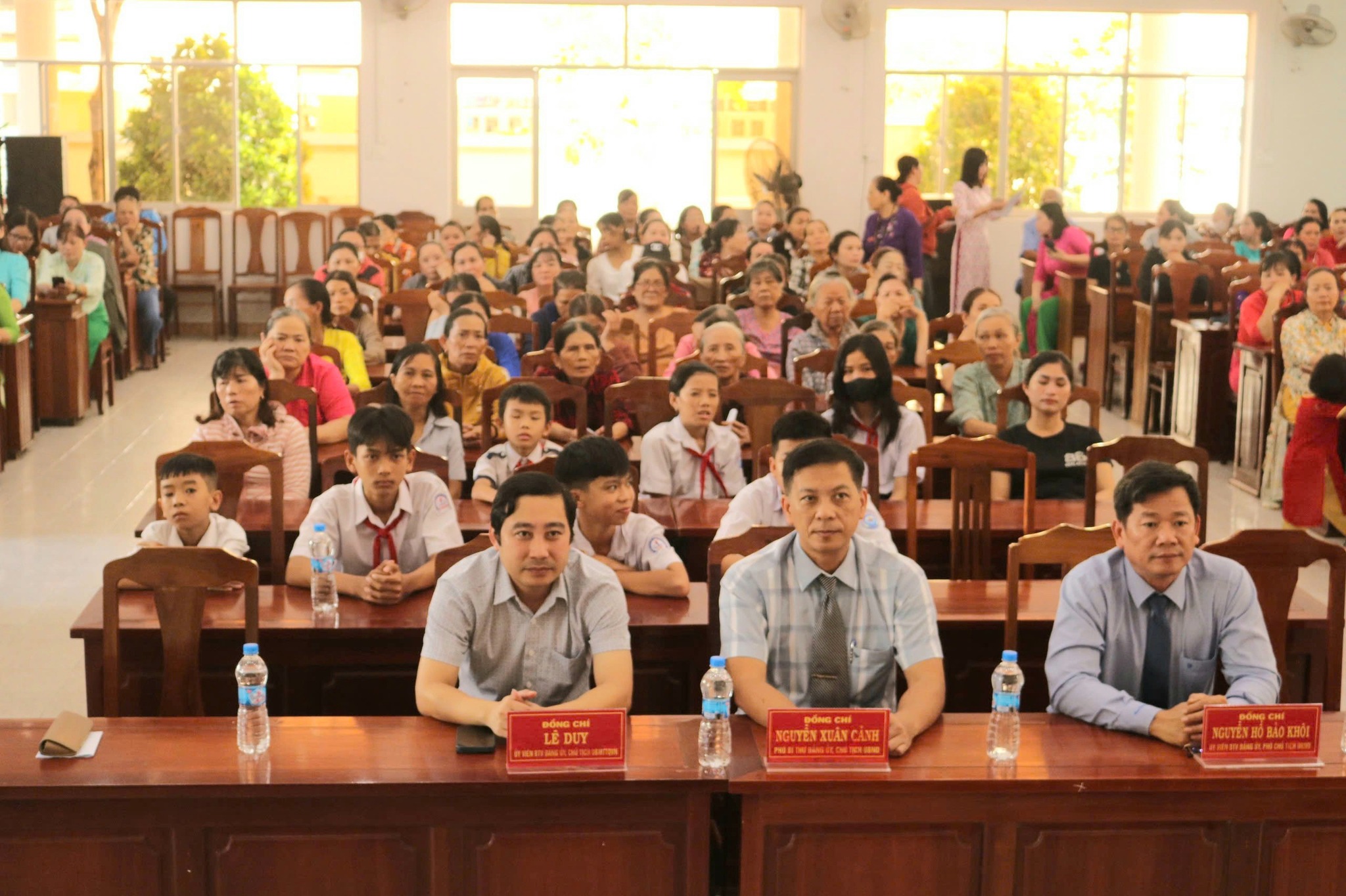 hình 1.jpg